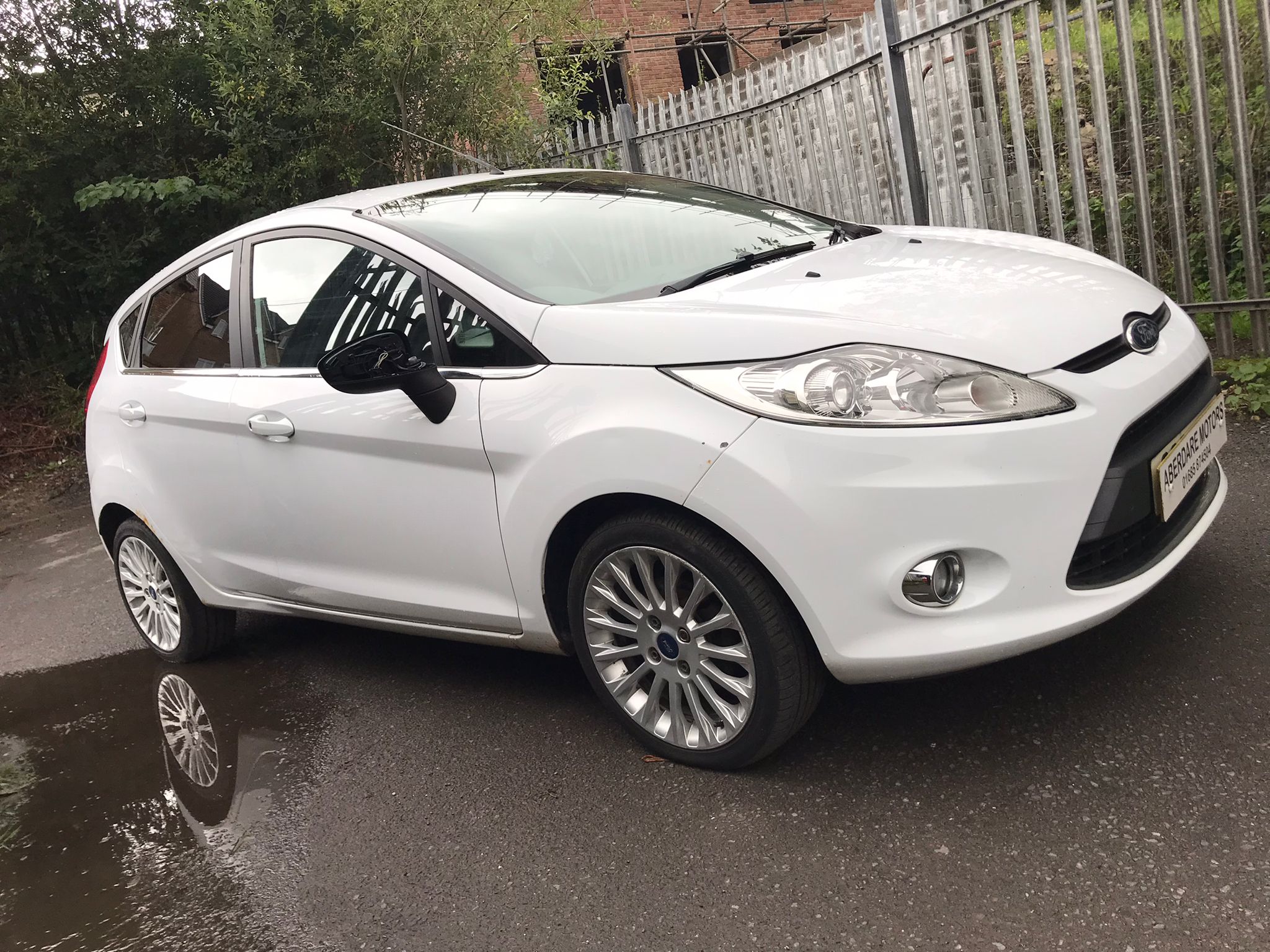 2011 Ford fiesta white aberdare motors