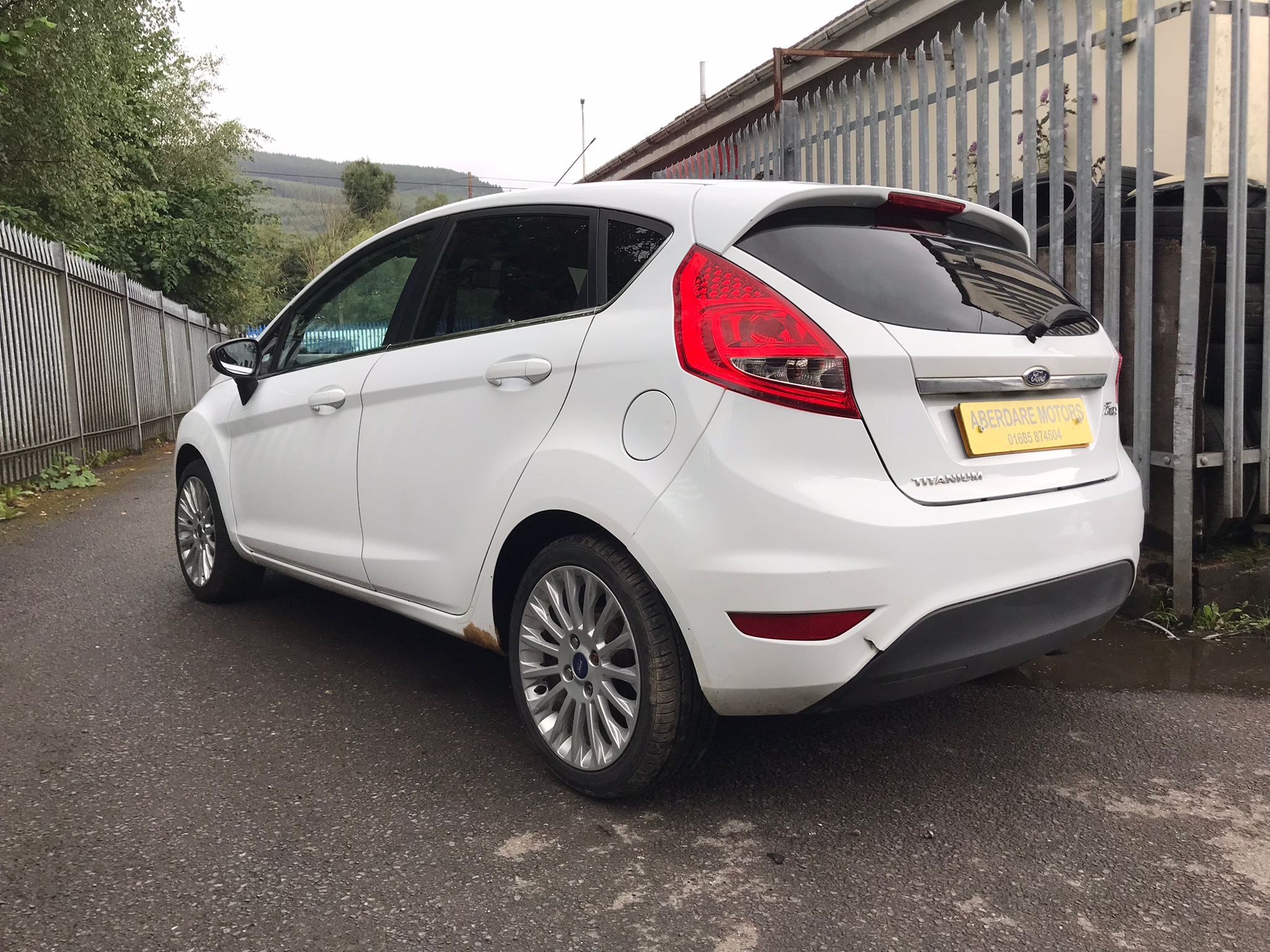 2011 Ford fiesta white aberdare motors