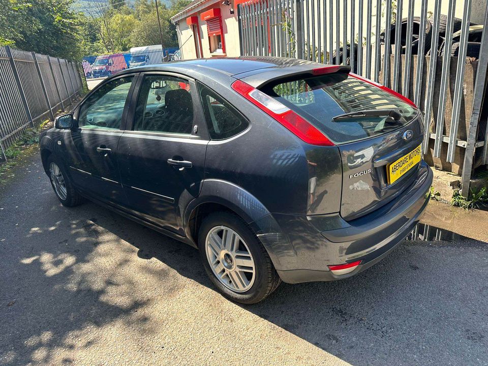2005 Ford focus aberdare motors