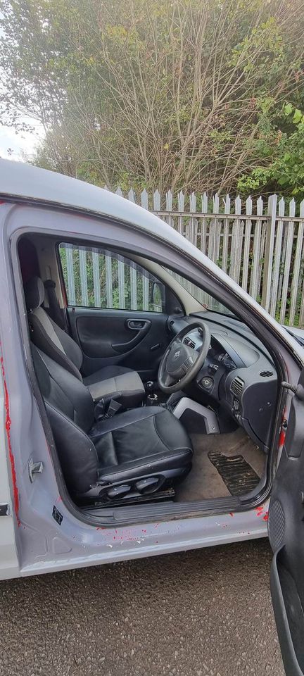 2006 Vauxhall combo aberdare motors