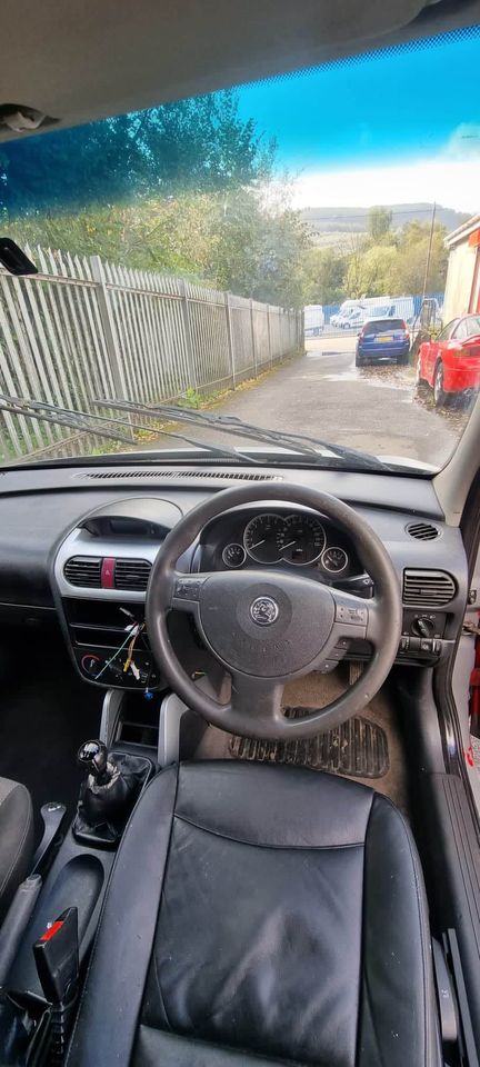 2006 Vauxhall combo aberdare motors